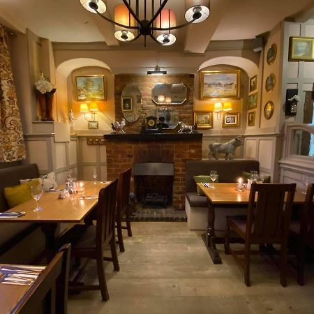 The Bull Hotel ストーニー・ストラットフォード エクステリア 写真