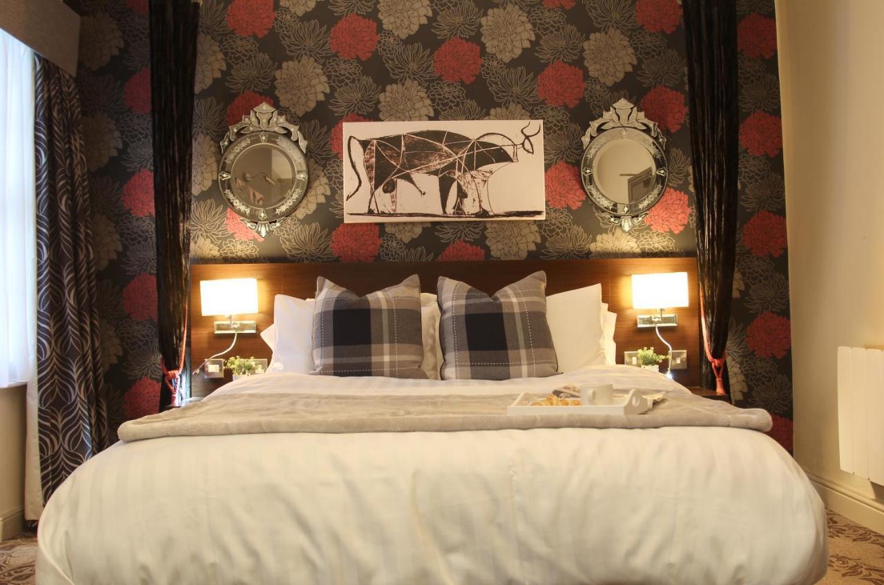 The Bull Hotel ストーニー・ストラットフォード エクステリア 写真